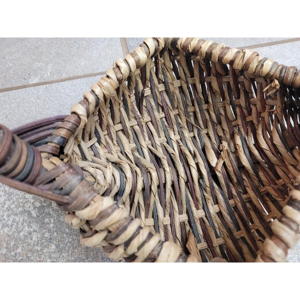 American Folk Primitive Twig Handle Buttocks Handwoven Gathering Basket Branch